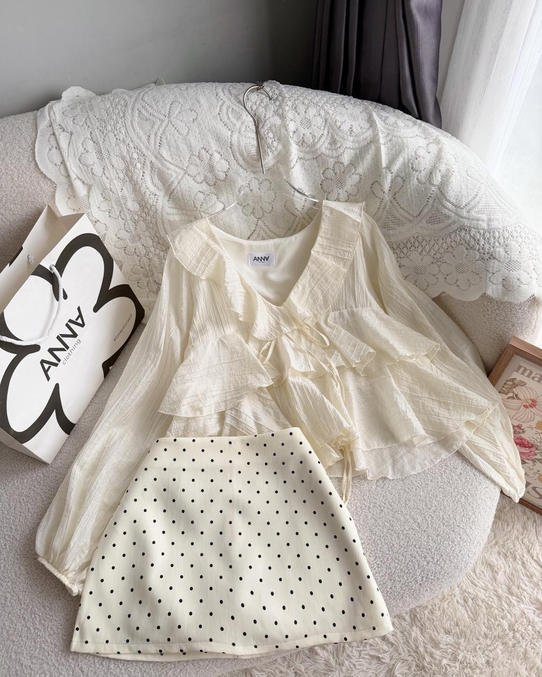 Ivory Frill Dot Set-up